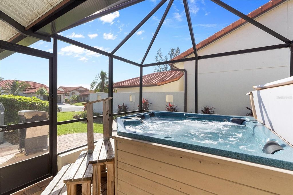 Image 36 of property listing at 4966 CLUBVIEW COURT E, Bradenton, FL 34203