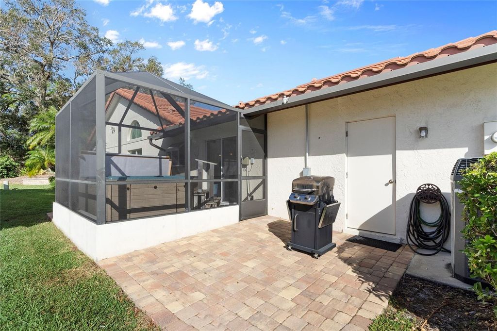 Image 37 of property listing at 4966 CLUBVIEW COURT E, Bradenton, FL 34203