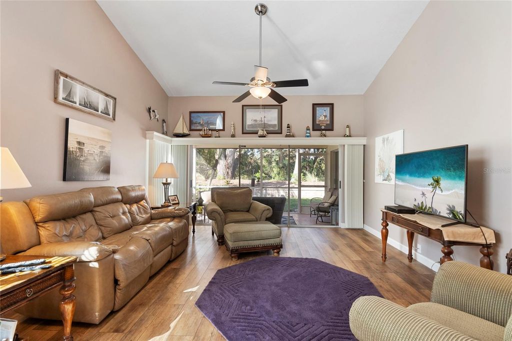 Image 8 of property listing at 4966 CLUBVIEW COURT E, Bradenton, FL 34203