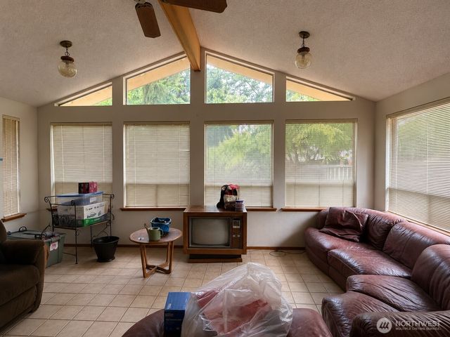 6009 85th Street E, Puyallup, WA 98371