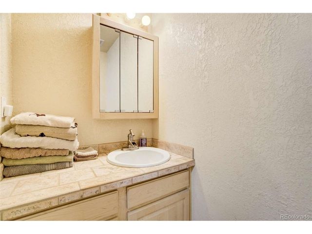 141 Cabin Ln, Guffey, CO 80820