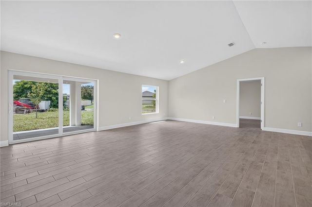 620 NW 29th TER, Cape Coral, FL 33993
