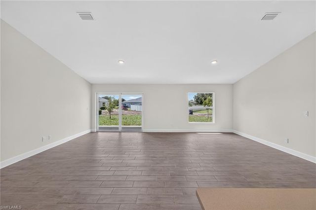 620 NW 29th TER, Cape Coral, FL 33993