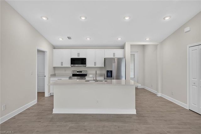 620 NW 29th TER, Cape Coral, FL 33993