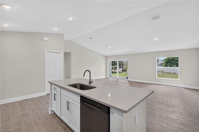 620 NW 29th TER, Cape Coral, FL 33993