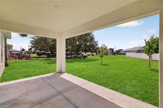 620 NW 29th TER, Cape Coral, FL 33993