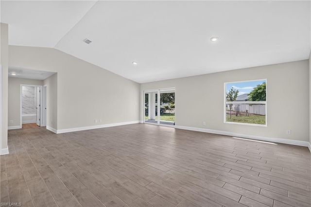 620 NW 29th TER, Cape Coral, FL 33993
