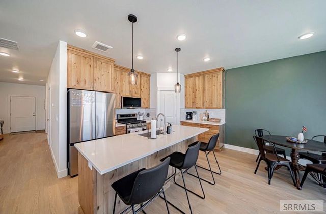 1098 Ashlyn Wy, Rigby, ID 83442