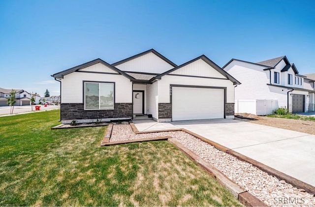 1098 Ashlyn Wy, Rigby, ID 83442