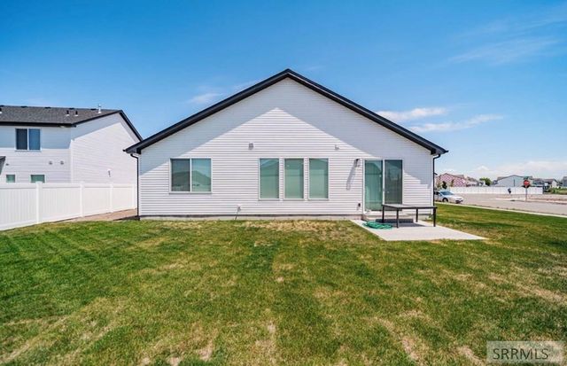 1098 Ashlyn Wy, Rigby, ID 83442