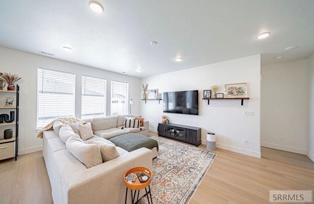 1098 Ashlyn Wy, Rigby, ID 83442