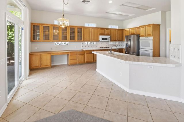 7817 Rosestone Ln, Roseville, CA 95747