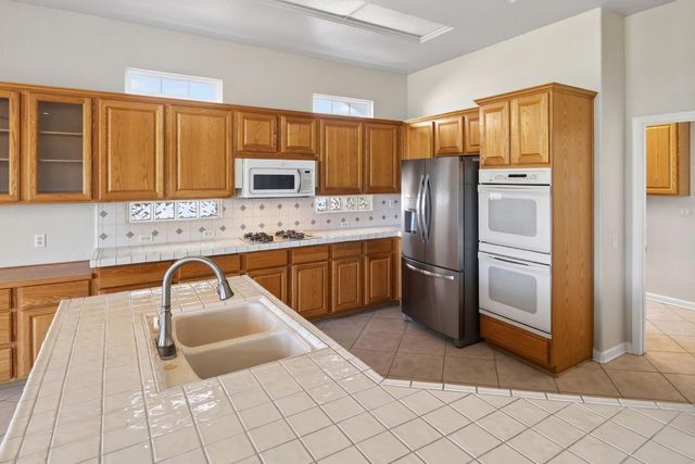 7817 Rosestone Ln, Roseville, CA 95747