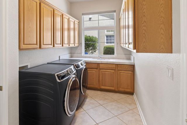 7817 Rosestone Ln, Roseville, CA 95747