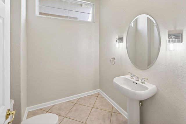 7817 Rosestone Ln, Roseville, CA 95747