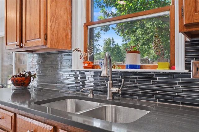 3605 Riverview Road, Lawrence, KS 66049