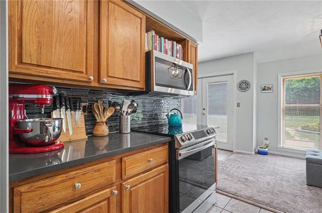 3605 Riverview Road, Lawrence, KS 66049