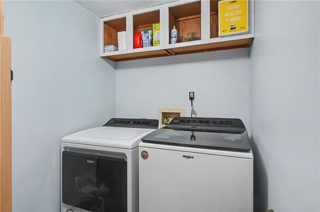 3605 Riverview Road, Lawrence, KS 66049