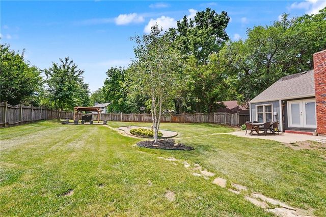3605 Riverview Road, Lawrence, KS 66049
