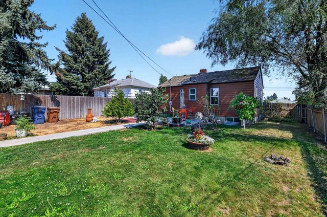 2811 N Crestline St, Spokane, WA 99207