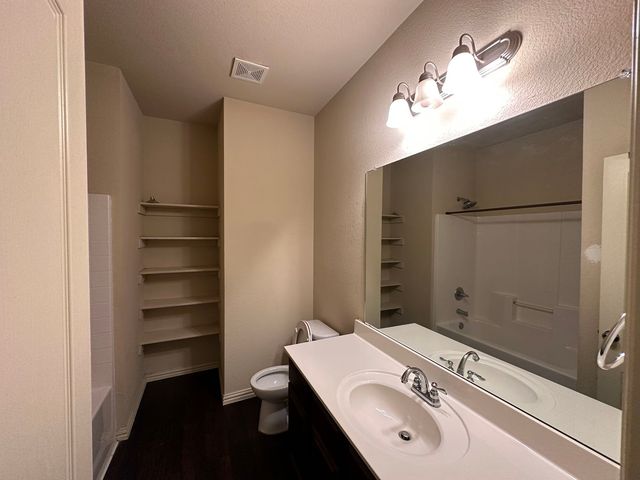 7420 Rose Crest Boulevard, Forest Hill, TX 76140