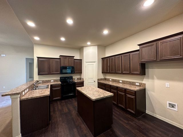 7420 Rose Crest Boulevard, Forest Hill, TX 76140