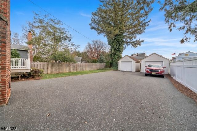 16 Hanford Pl, Caldwell Boro Twp., NJ 07006