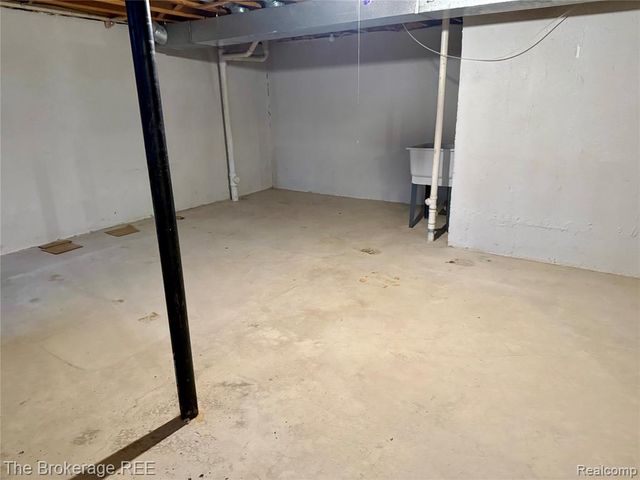 37830 Erna Drive, Sterling Heights, MI 48312