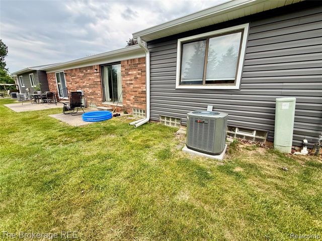 37830 Erna Drive, Sterling Heights, MI 48312