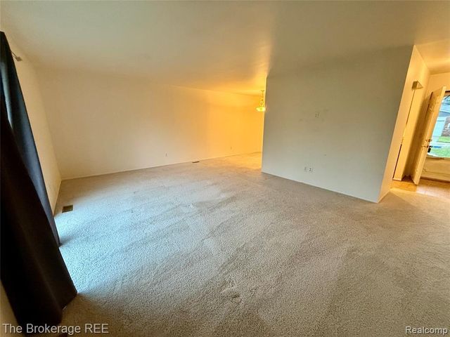 37830 Erna Drive, Sterling Heights, MI 48312