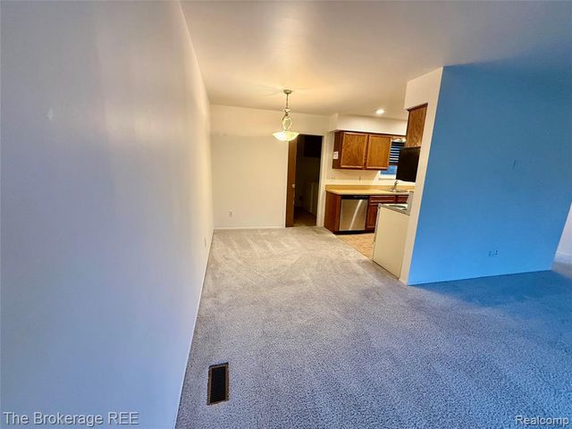 37830 Erna Drive, Sterling Heights, MI 48312