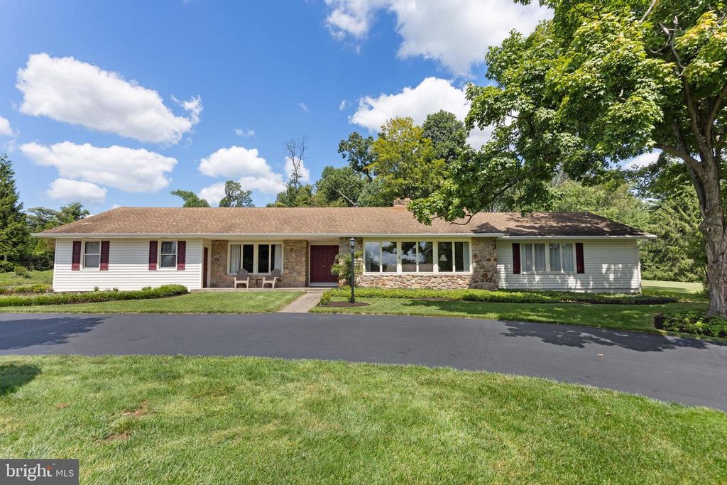 157 CHESTNUT VALLEY DR, DOYLESTOWN, PA 18901 — exterior