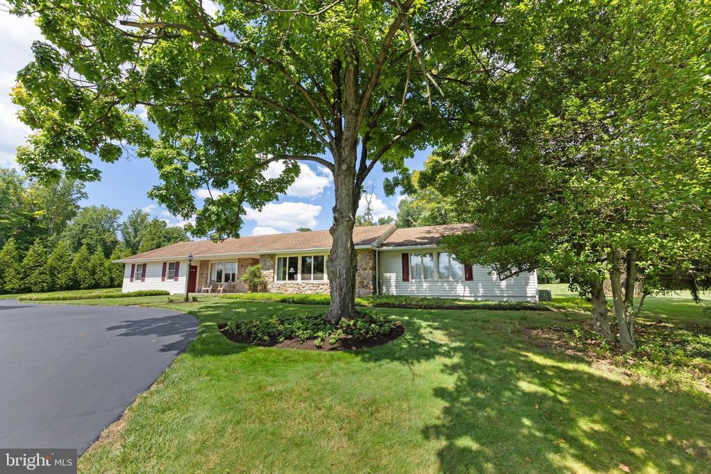 157 CHESTNUT VALLEY DR, DOYLESTOWN, PA 18901 — photo 3