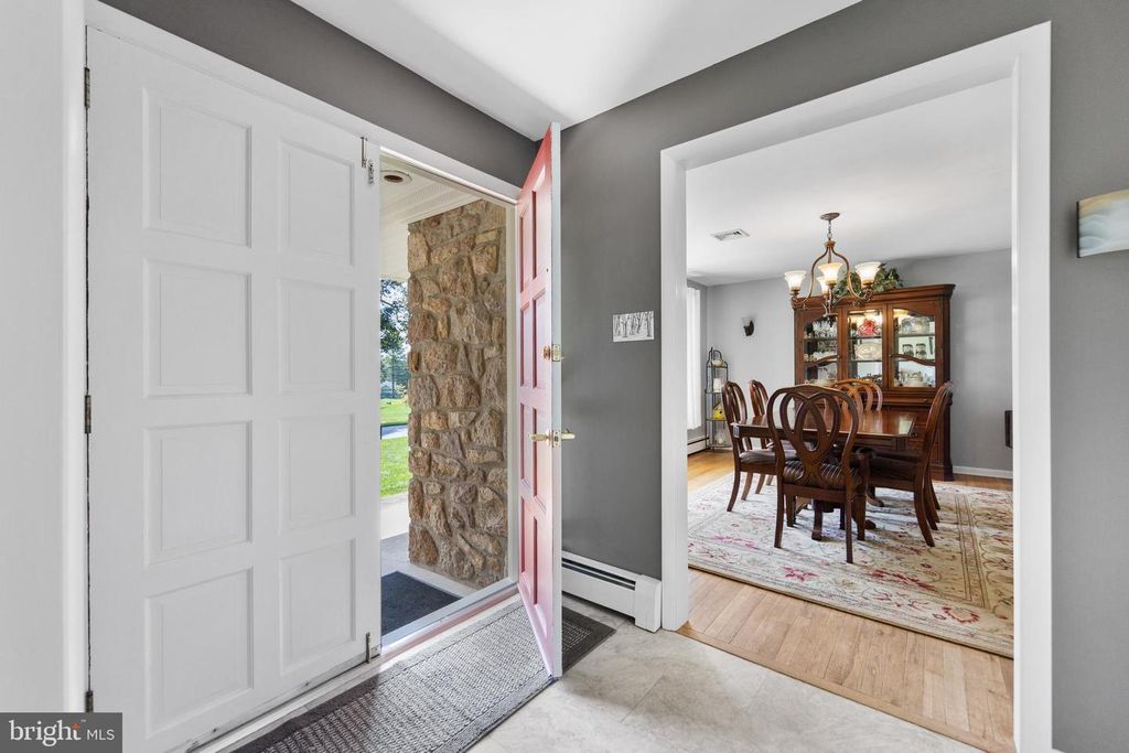 157 CHESTNUT VALLEY DR, DOYLESTOWN, PA 18901 — photo 4