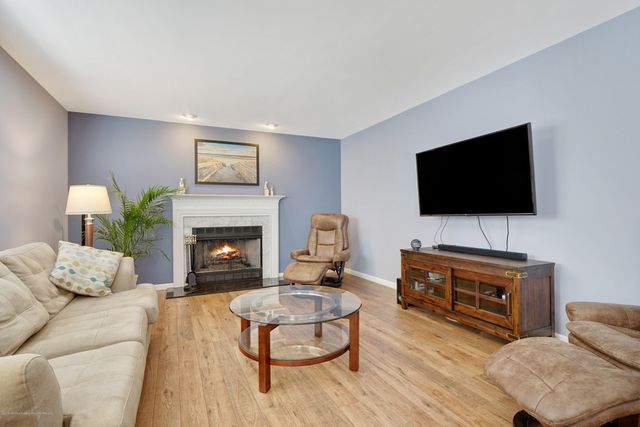 786 Applewood Court, Jackson, NJ 08527