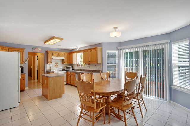 786 Applewood Court, Jackson, NJ 08527