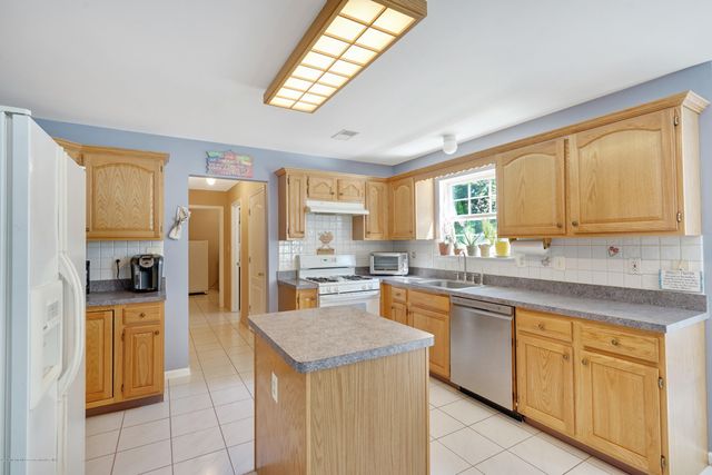 786 Applewood Court, Jackson, NJ 08527