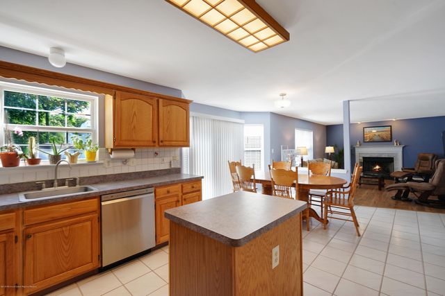 786 Applewood Court, Jackson, NJ 08527