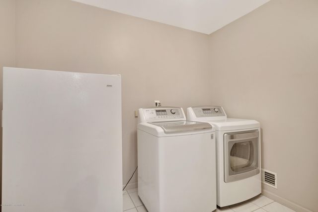 786 Applewood Court, Jackson, NJ 08527