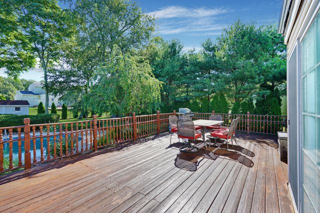 786 Applewood Court, Jackson, NJ 08527