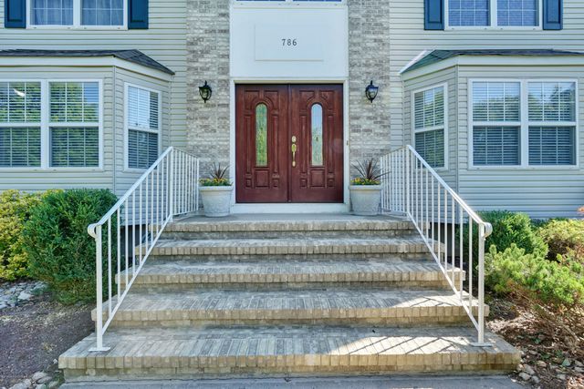 786 Applewood Court, Jackson, NJ 08527