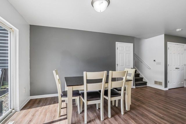 1511 E Longneedle LANE, Elkhorn, WI 53121