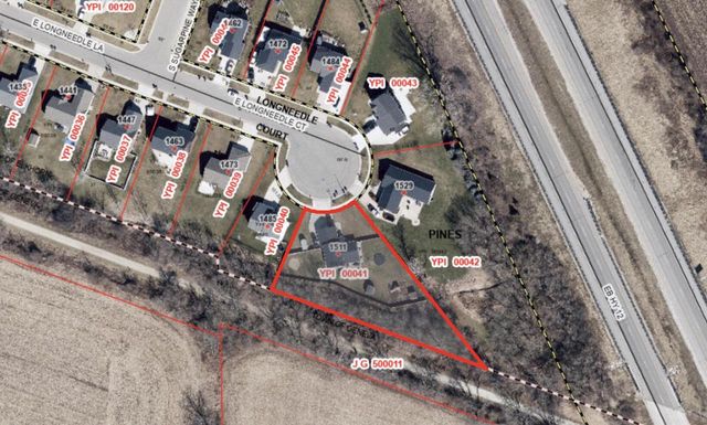 1511 E Longneedle LANE, Elkhorn, WI 53121