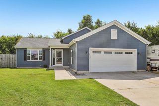 1511 E Longneedle LANE, Elkhorn, WI 53121