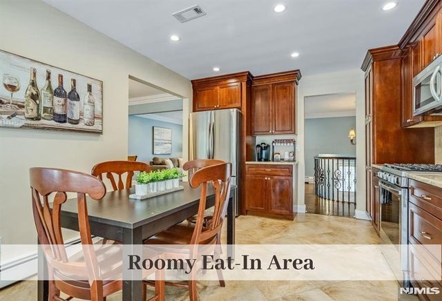 11 Stone Ridge Lane, Ho-ho-kus, NJ 07423