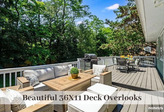 11 Stone Ridge Lane, Ho-ho-kus, NJ 07423