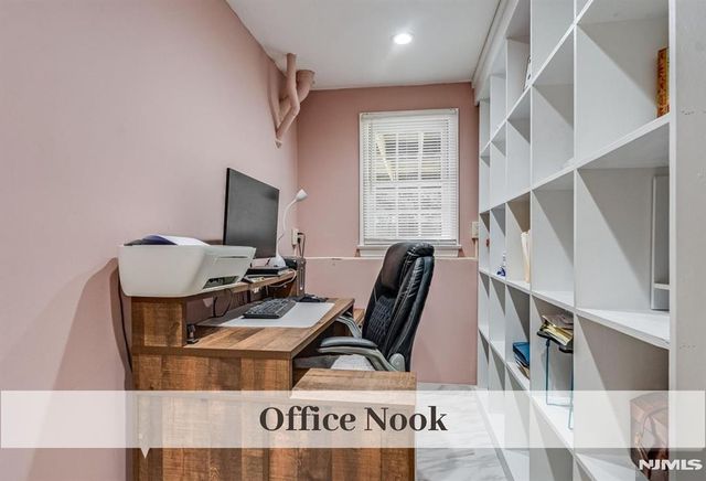 11 Stone Ridge Lane, Ho-ho-kus, NJ 07423