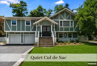 11 Stone Ridge Lane, Ho-ho-kus, NJ 07423