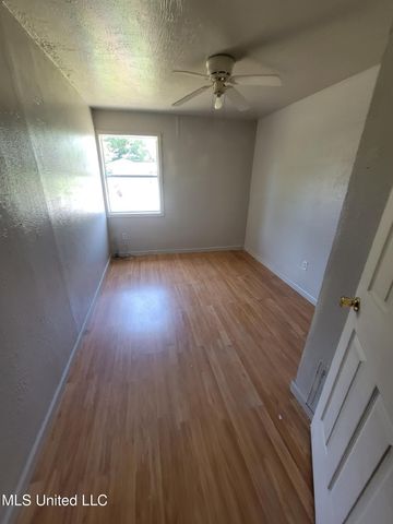 3010 Martin Street, Pascagoula, MS 39581
