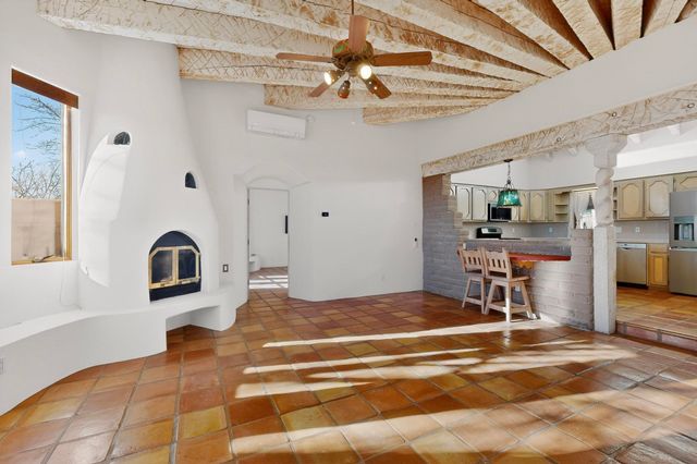 33 Moya Loop, Santa Fe, NM 87508